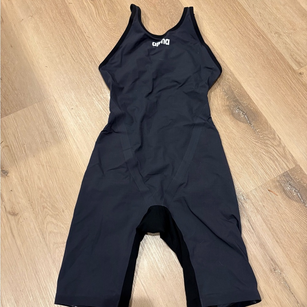 Arena Tech Suit